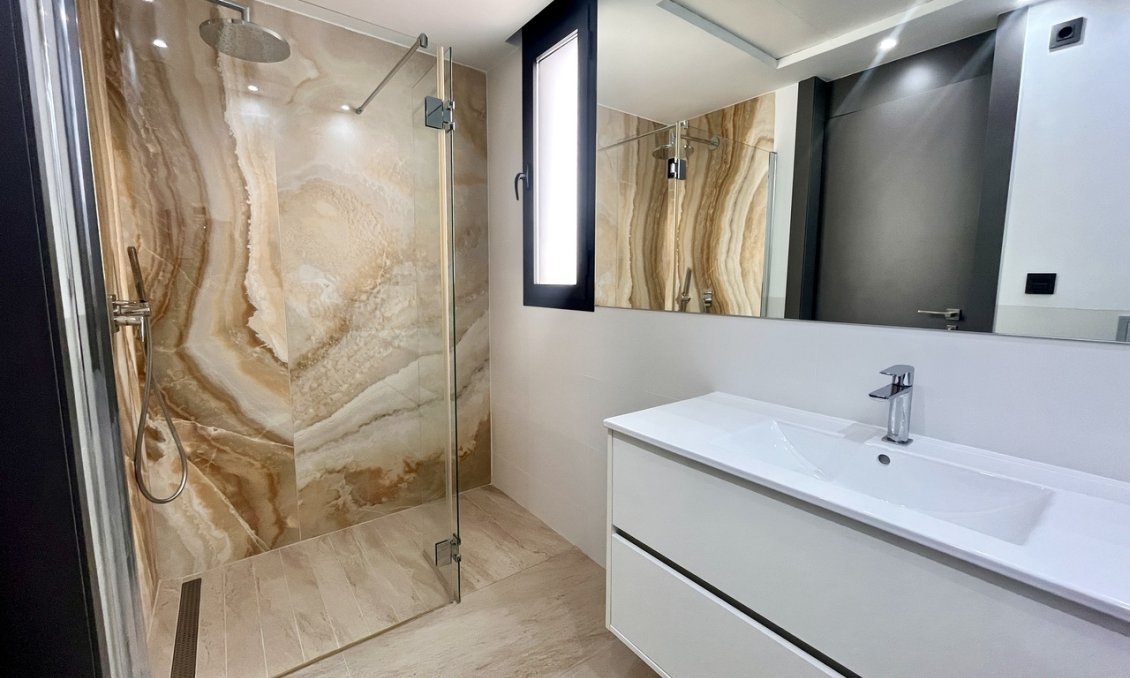 Segunda mano - Villa -
Villamartin - Costa Blanca