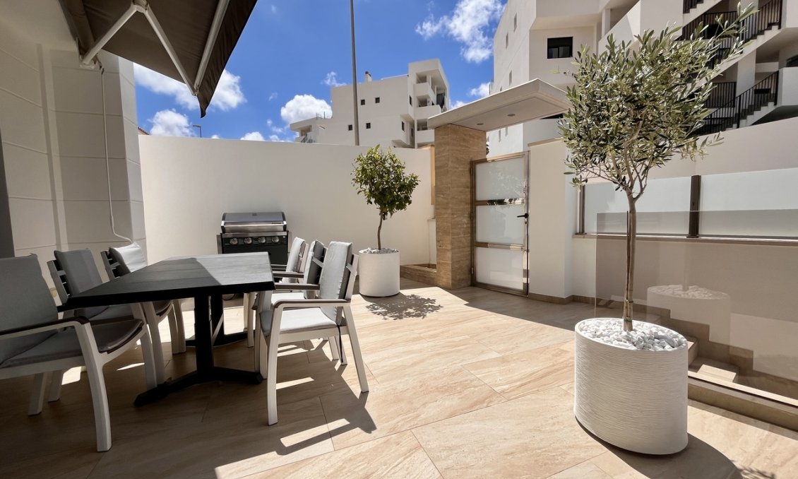 Segunda mano - Villa -
Villamartin - Costa Blanca