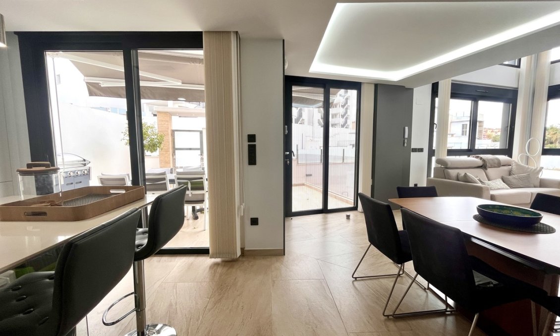 Segunda mano - Villa -
Villamartin - Costa Blanca