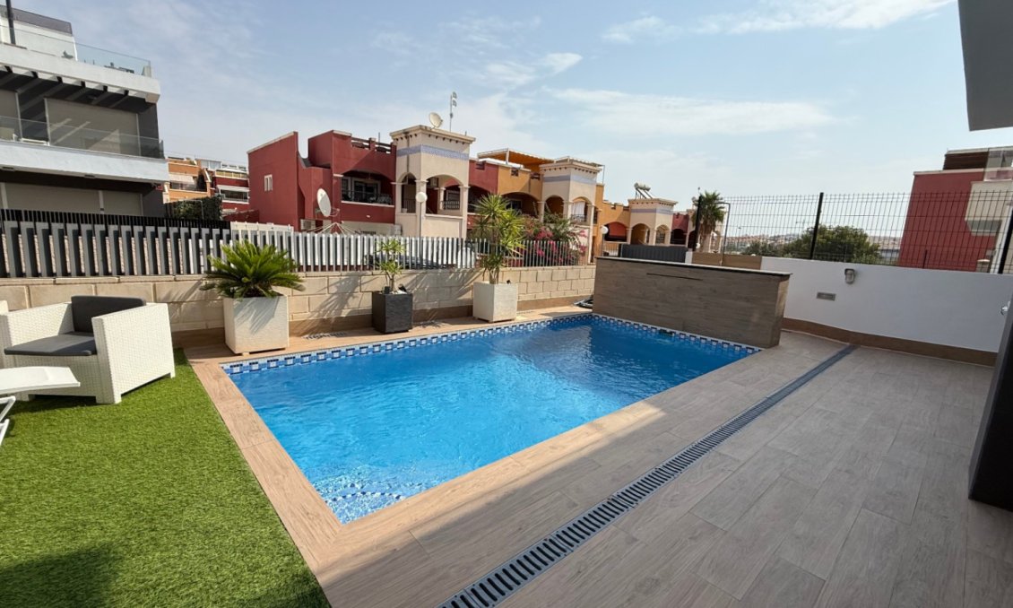 Resale - Villa -
Orihuela - Inland