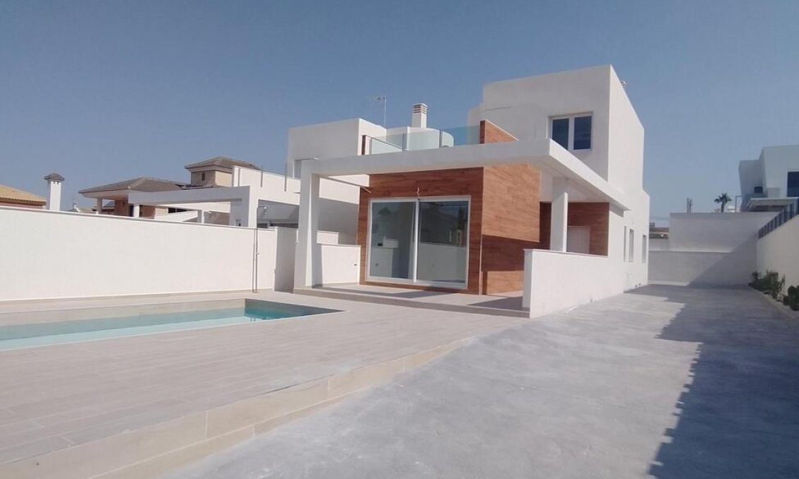 Resale - Villa Penthouse -
Torrevieja - Aguas Nuevas