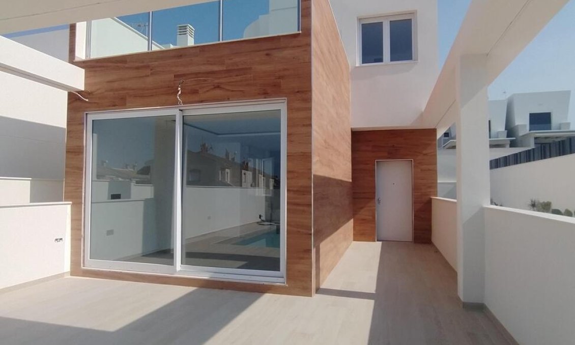 Resale - Villa Penthouse -
Torrevieja - Aguas Nuevas