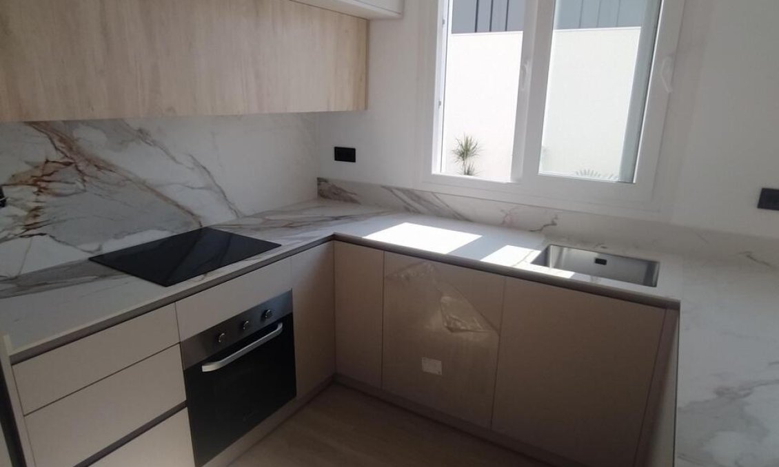 Resale - Villa Penthouse -
Torrevieja - Aguas Nuevas