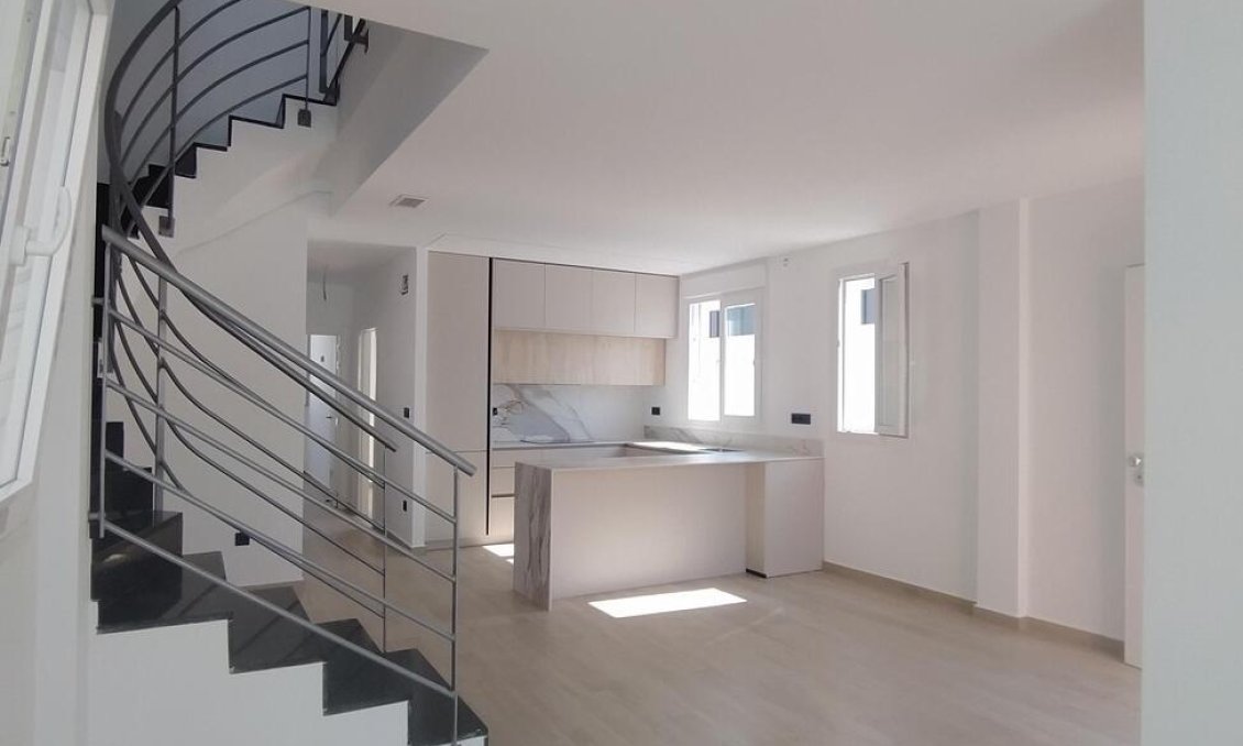 Resale - Villa Penthouse -
Torrevieja - Aguas Nuevas