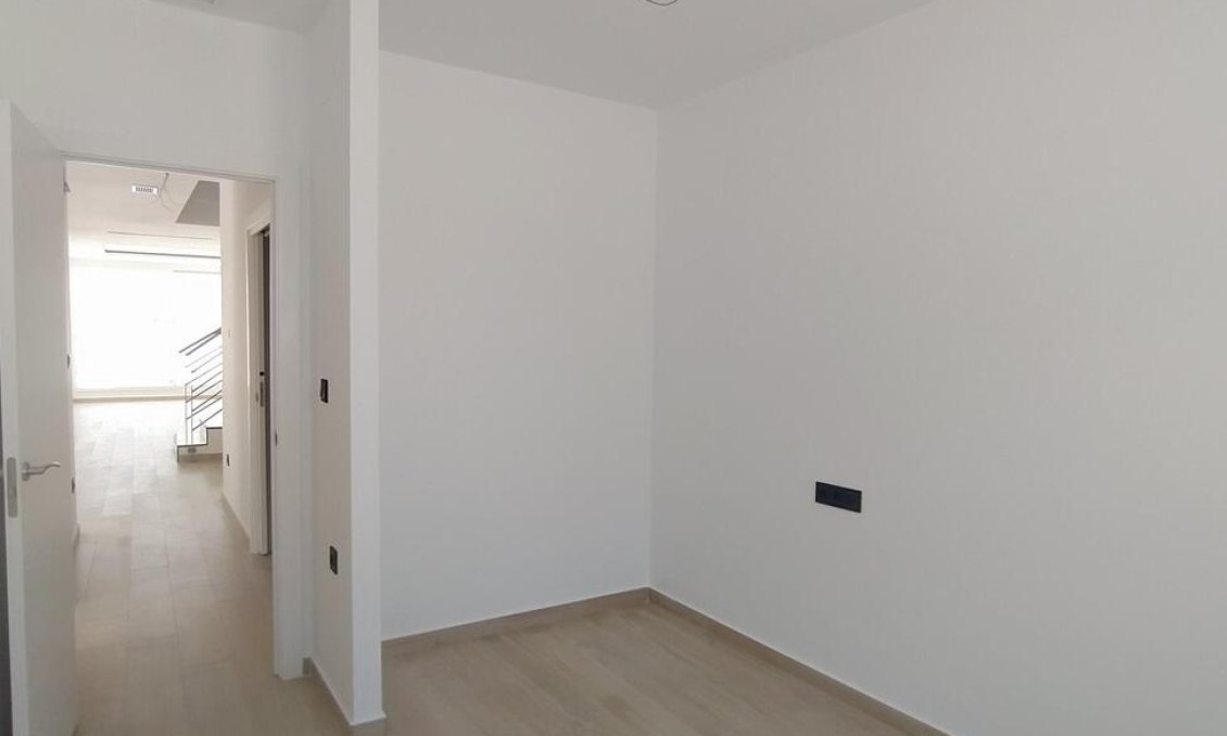 Resale - Villa Penthouse -
Torrevieja - Aguas Nuevas