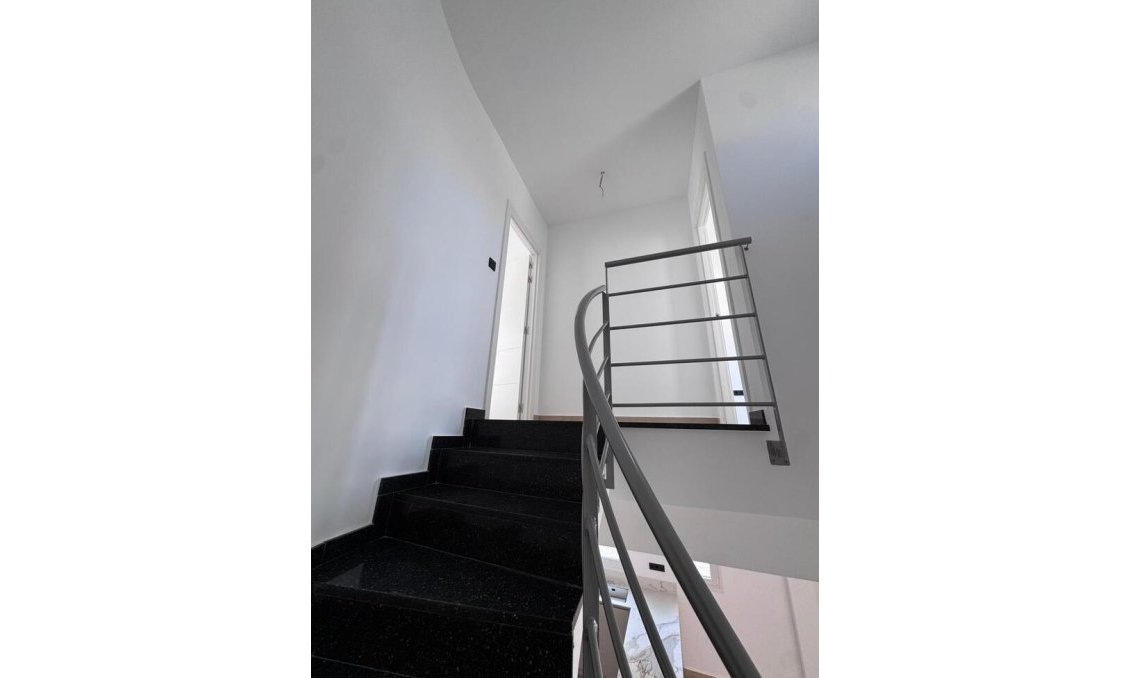 Resale - Villa Penthouse -
Torrevieja - Aguas Nuevas