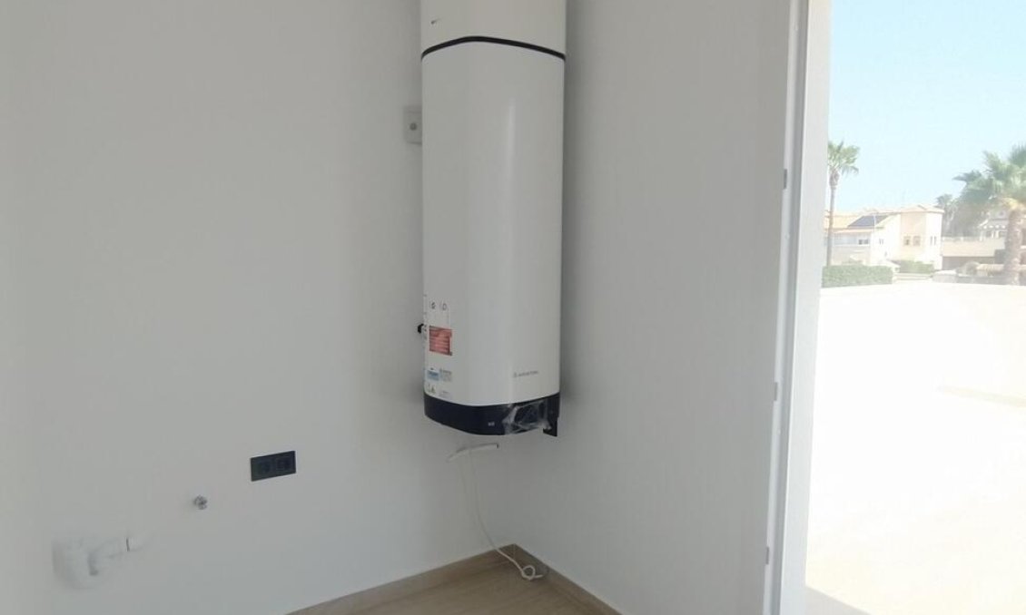 Resale - Villa Penthouse -
Torrevieja - Aguas Nuevas