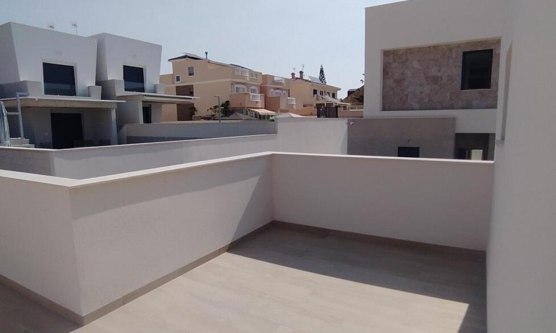 Resale - Villa Penthouse -
Torrevieja - Aguas Nuevas