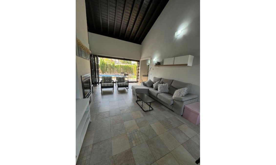 Resale - Villa -
Peraleja Golf - Inland