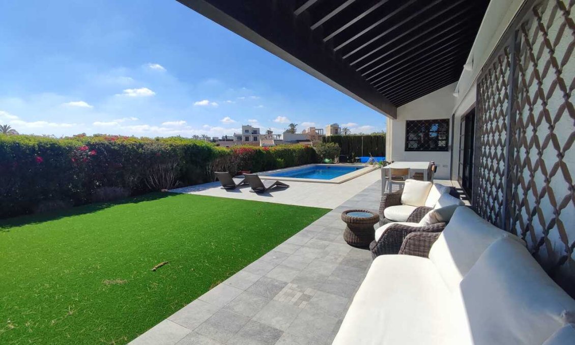 Resale - Villa -
Peraleja Golf - Inland