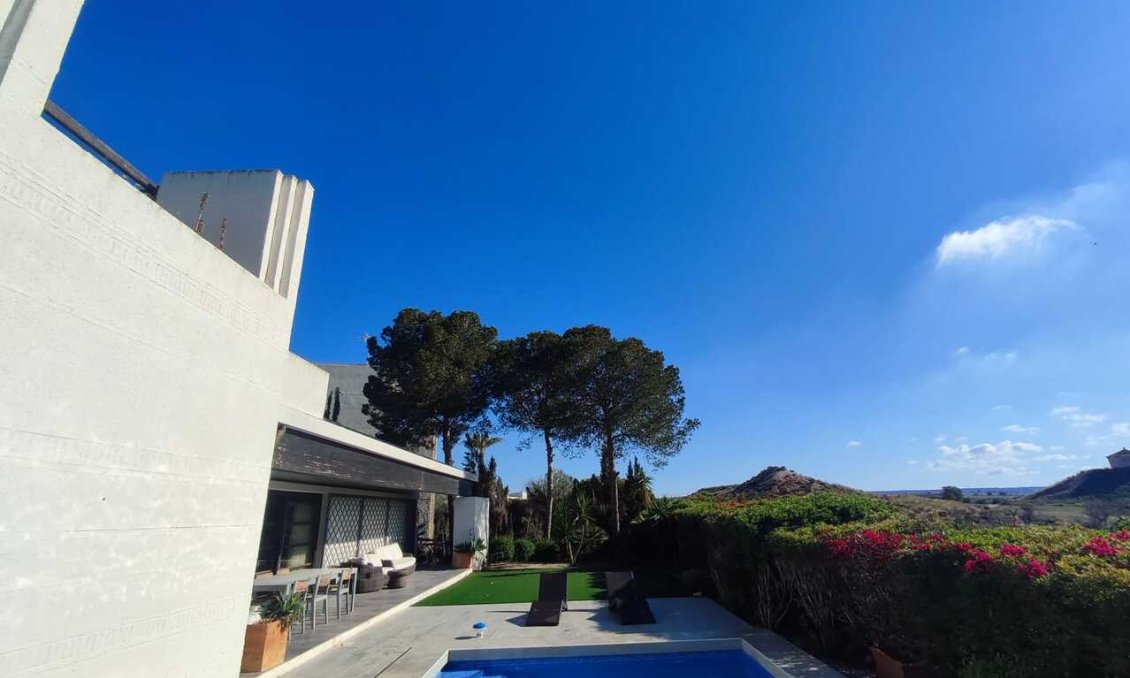 Resale - Villa -
Peraleja Golf - Inland