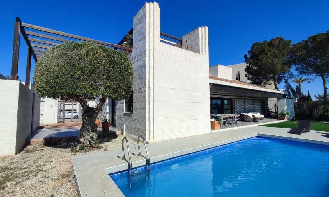 Resale - Villa -
Peraleja Golf - Inland