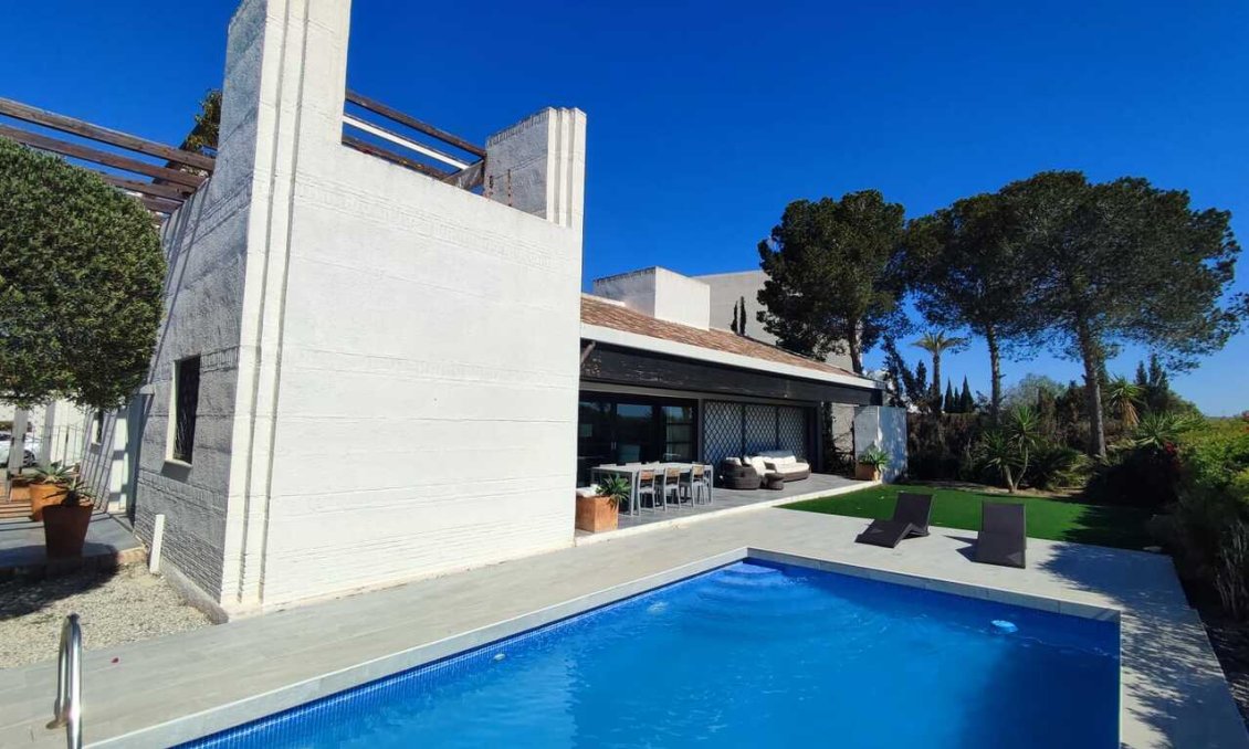 Resale - Villa -
Peraleja Golf - Inland
