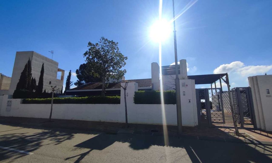 Resale - Villa -
Peraleja Golf - Inland