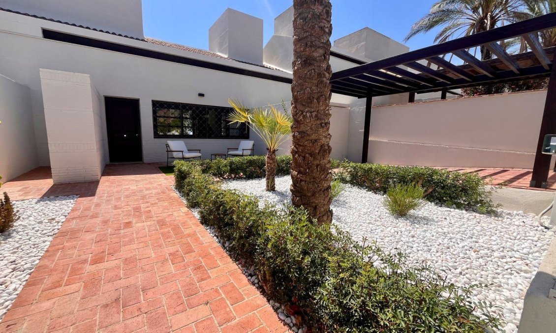 Neue Gebäude - Town House -
Sucina - Peraleja Golf