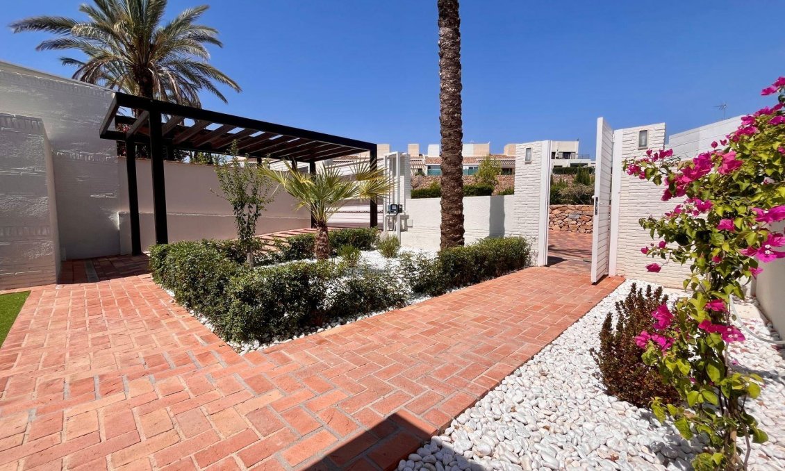 Neue Gebäude - Town House -
Sucina - Peraleja Golf