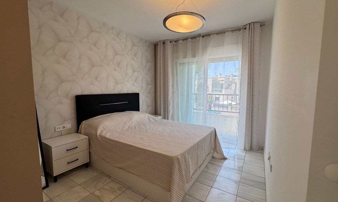 Wiederverkauf - Semi Detached -
Torrevieja - Costa Blanca