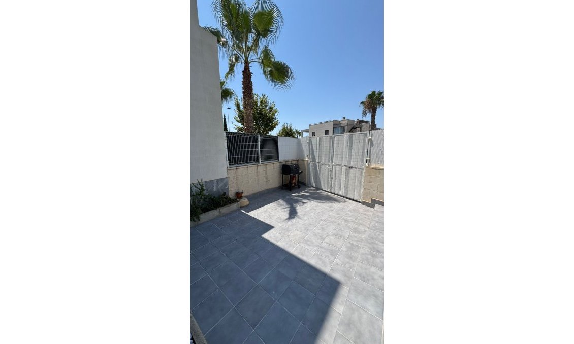 Wiederverkauf - Semi Detached -
Torrevieja - Costa Blanca