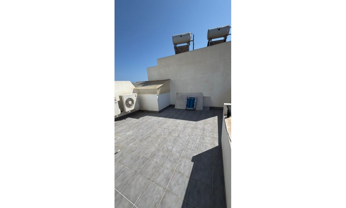 Wiederverkauf - Semi Detached -
Torrevieja - Costa Blanca