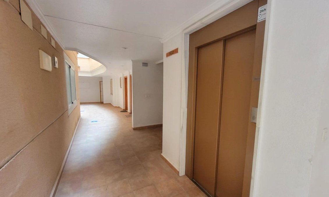 Resale - Apartment -
Torrevieja - Playa del Cura