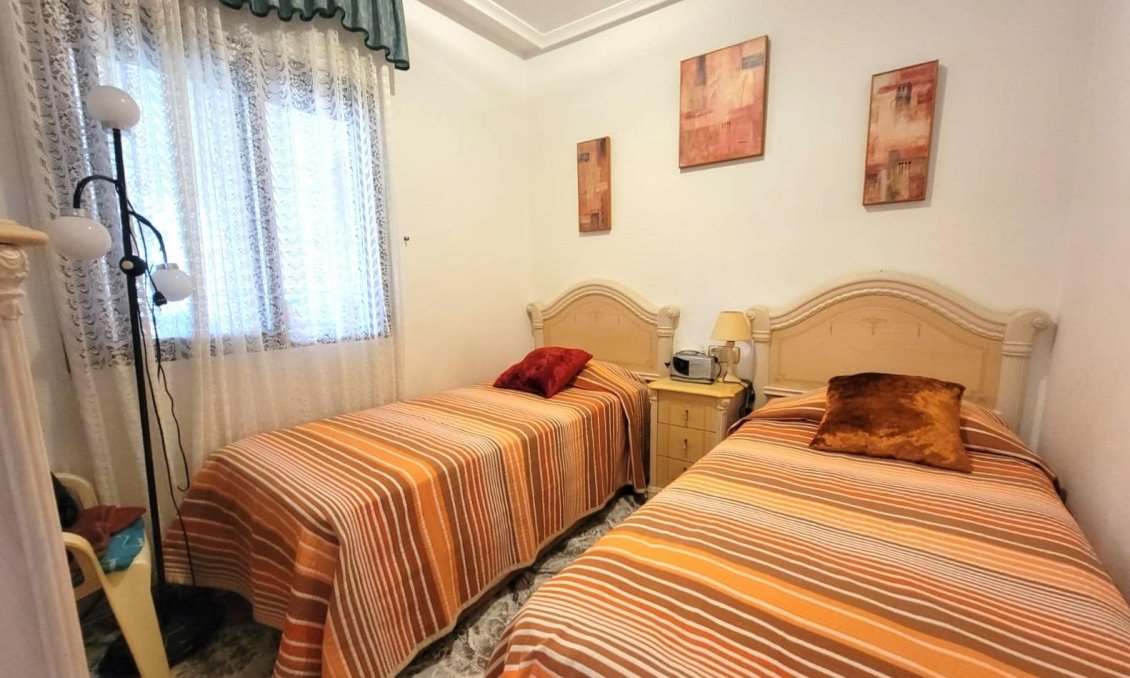 Resale - Bungalow -
Torrevieja - Los Frutales