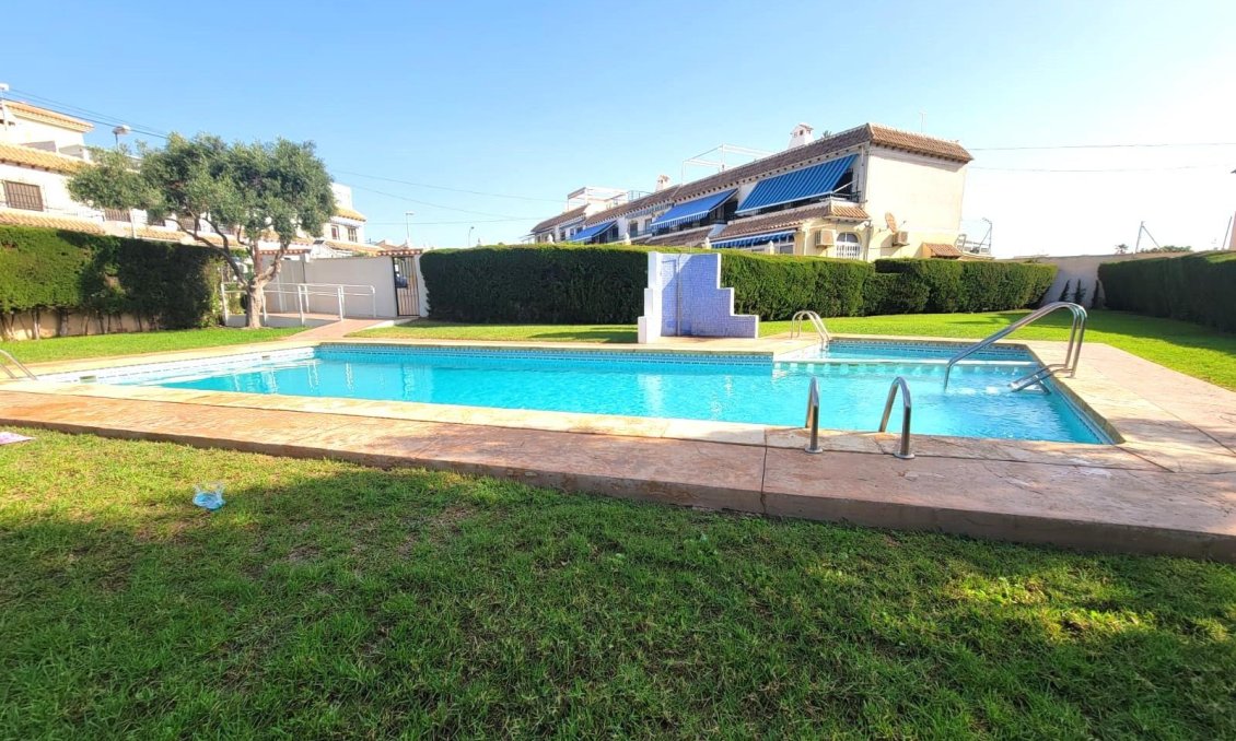 Resale - Bungalow -
Torrevieja - Los Frutales