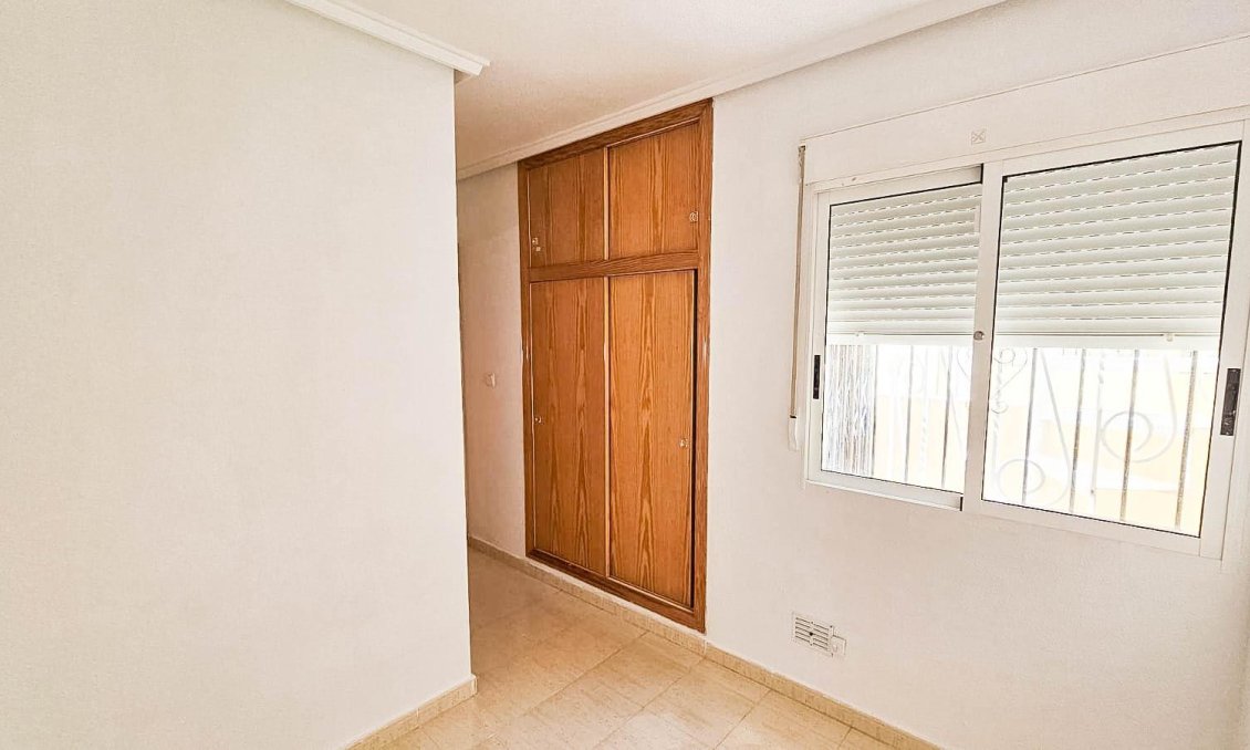 Wiederverkauf - Wohnung -
Orihuela Costa - La Florida