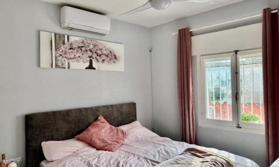 Wiederverkauf - Villa -
Playa Flamenca - Costa Blanca