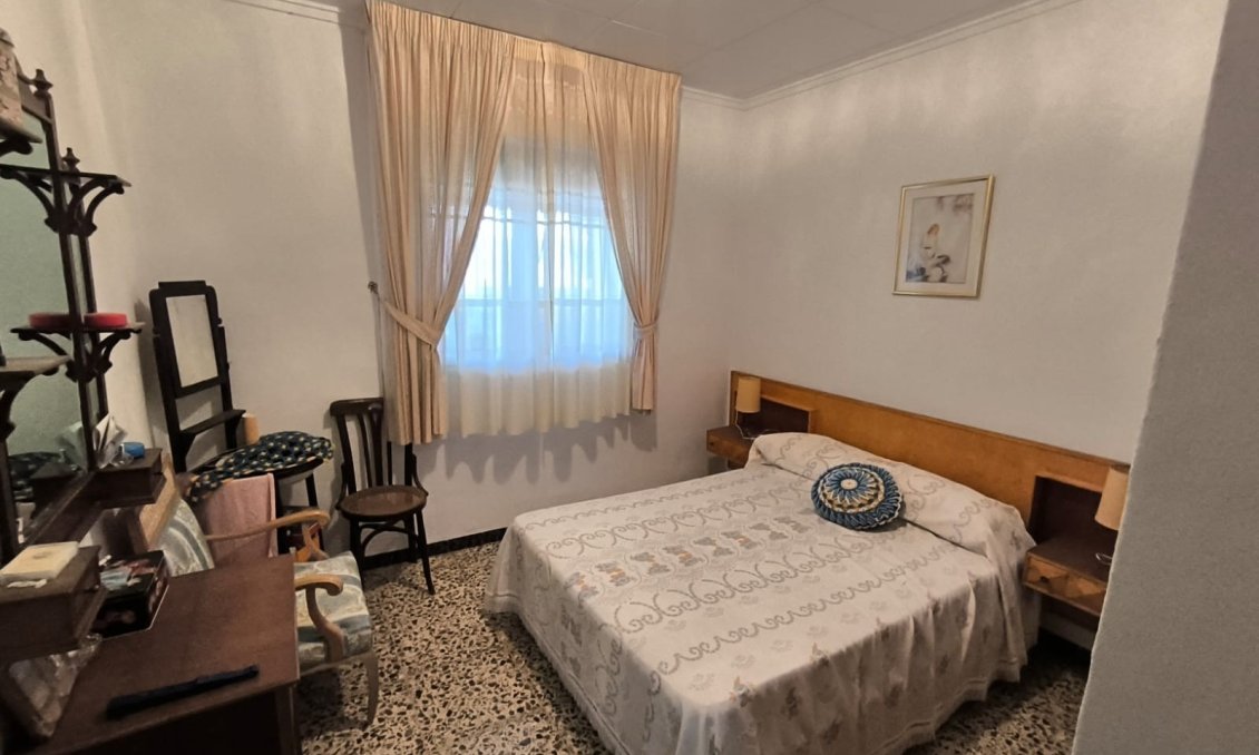 Revente - Villa -
Yecla - Inland