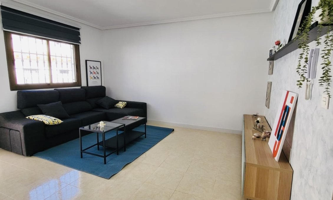 Revente - Town House -
San Miguel de Salinas - Inland