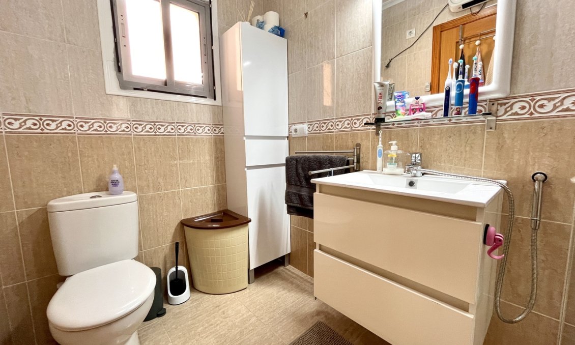 Resale - Town House -
Avileses - Inland