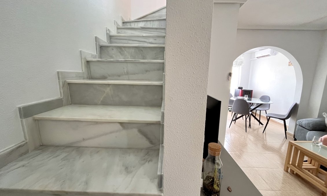 Resale - Town House -
Avileses - Inland