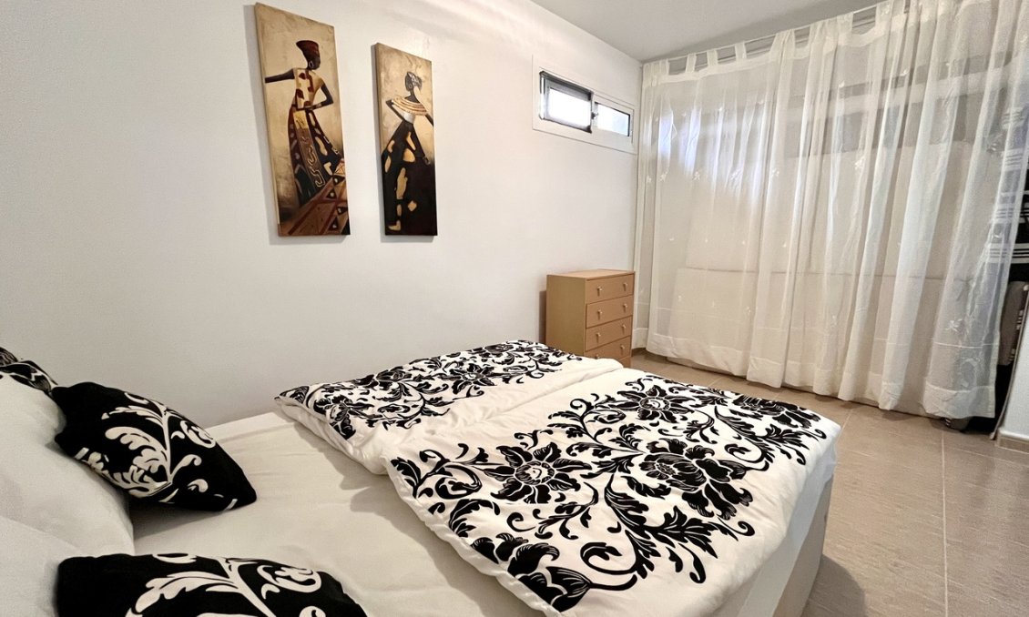 Resale - Town House -
Avileses - Inland