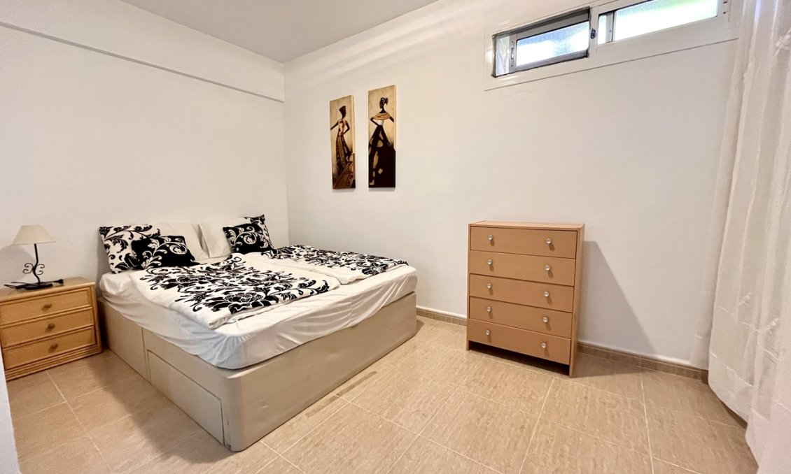 Resale - Town House -
Avileses - Inland