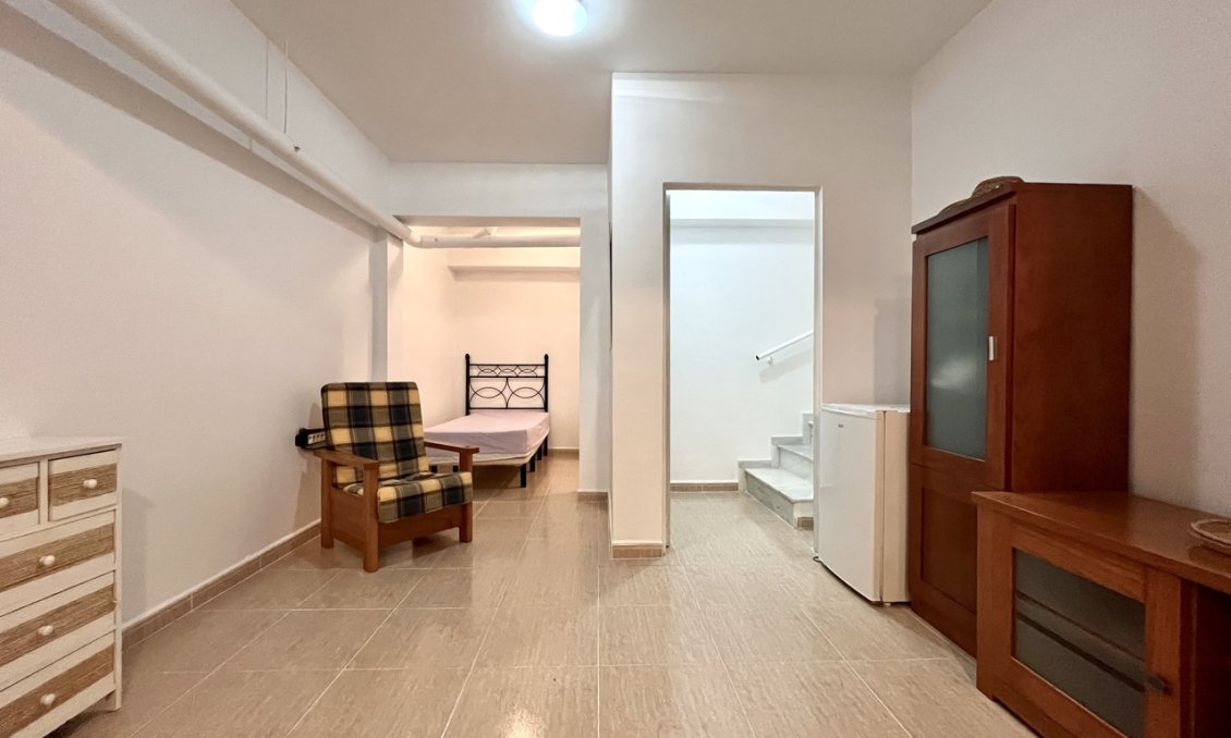 Resale - Town House -
Avileses - Inland