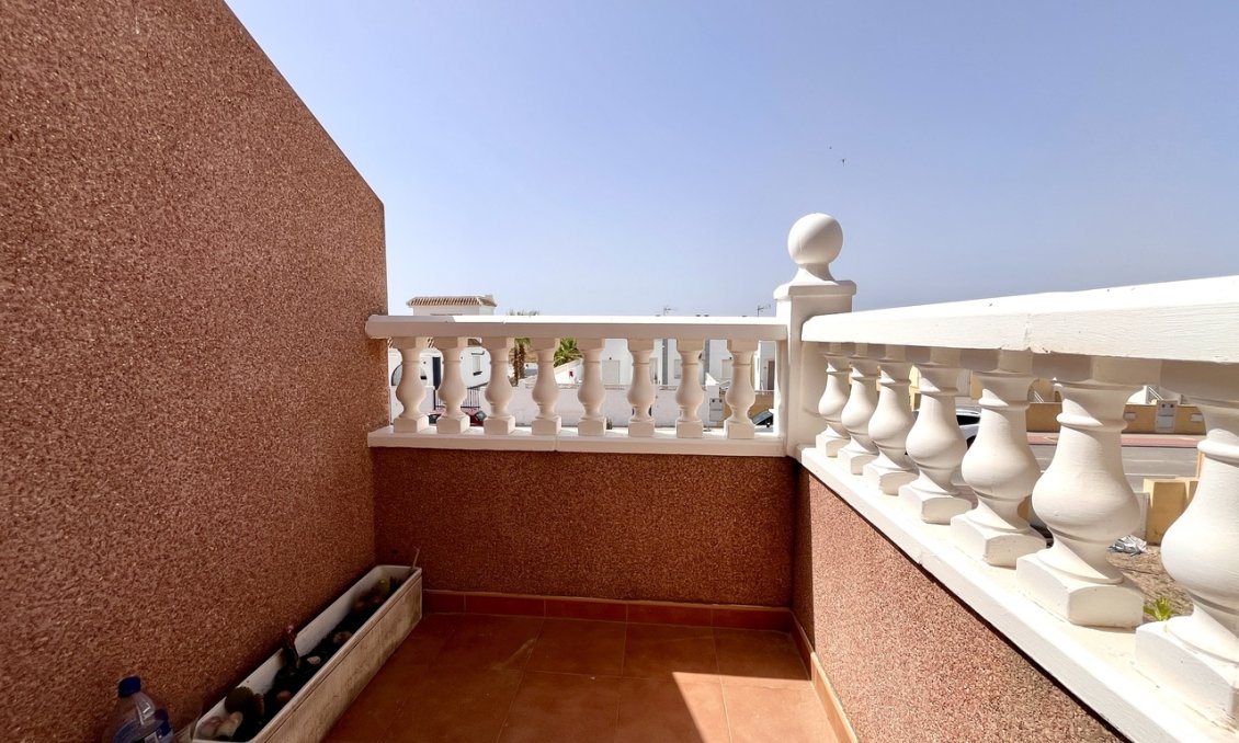 Resale - Town House -
Avileses - Inland