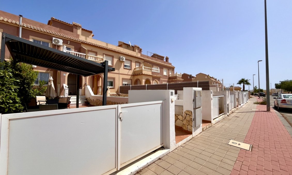 Resale - Town House -
Avileses - Inland