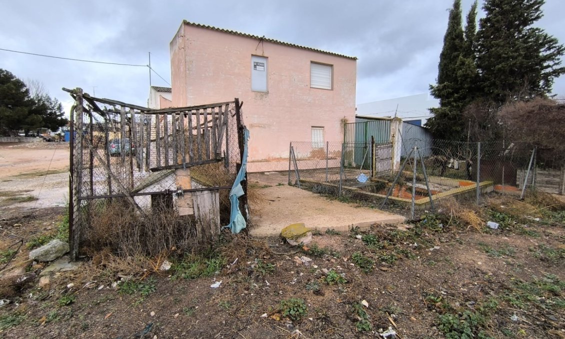 Resale - Town House -
Yecla - Inland