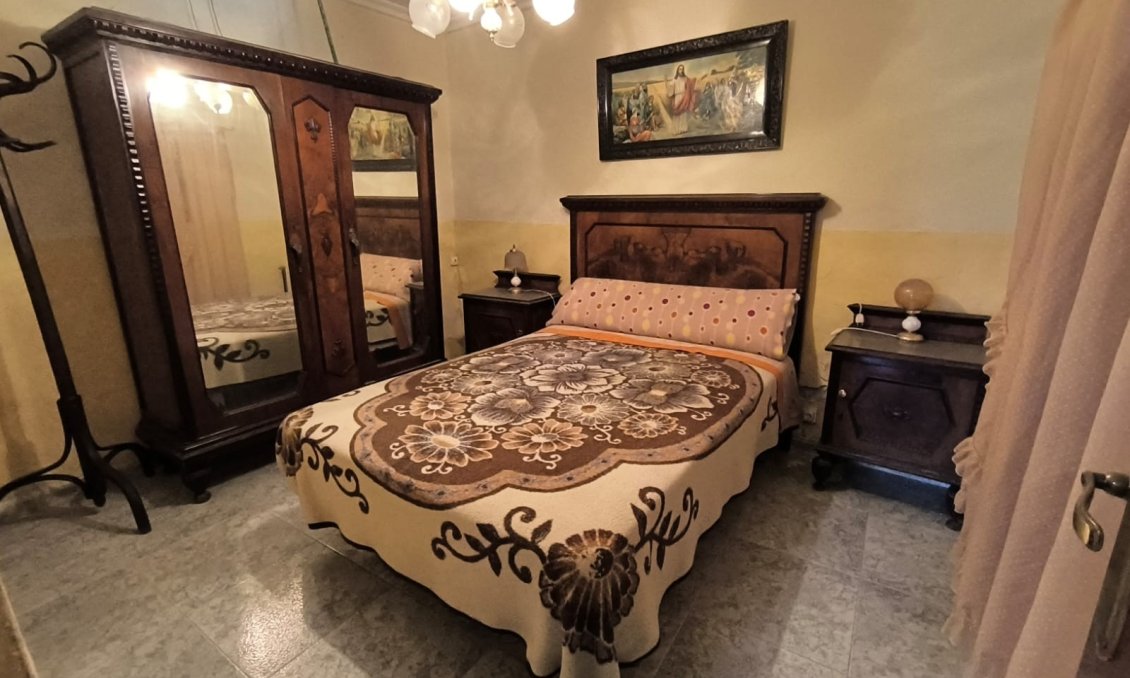 Resale - Town House -
Yecla - Inland