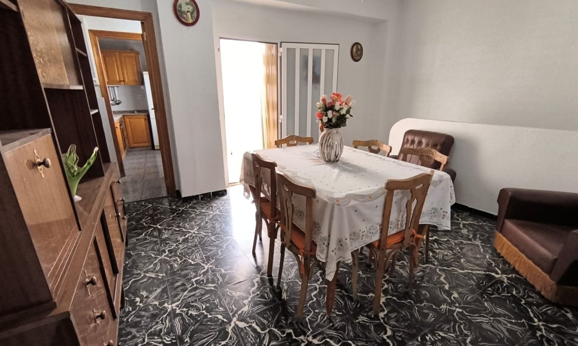 Resale - Town House -
Yecla - Inland