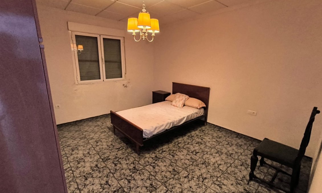 Resale - Town House -
Yecla - Inland