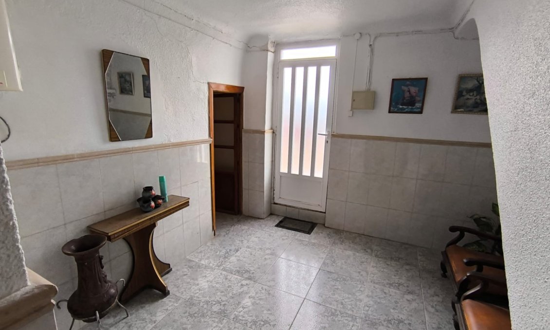 Resale - Town House -
Yecla - Inland