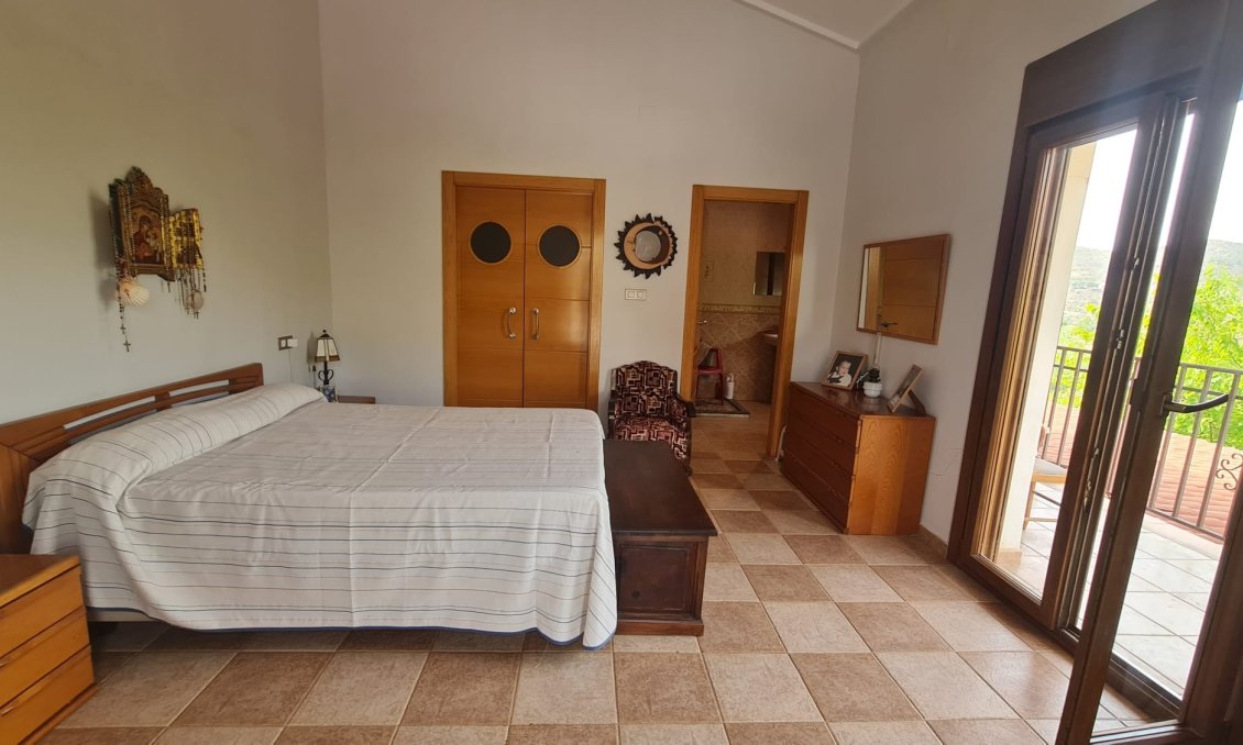 Revente - Villa -
Petrer - Inland