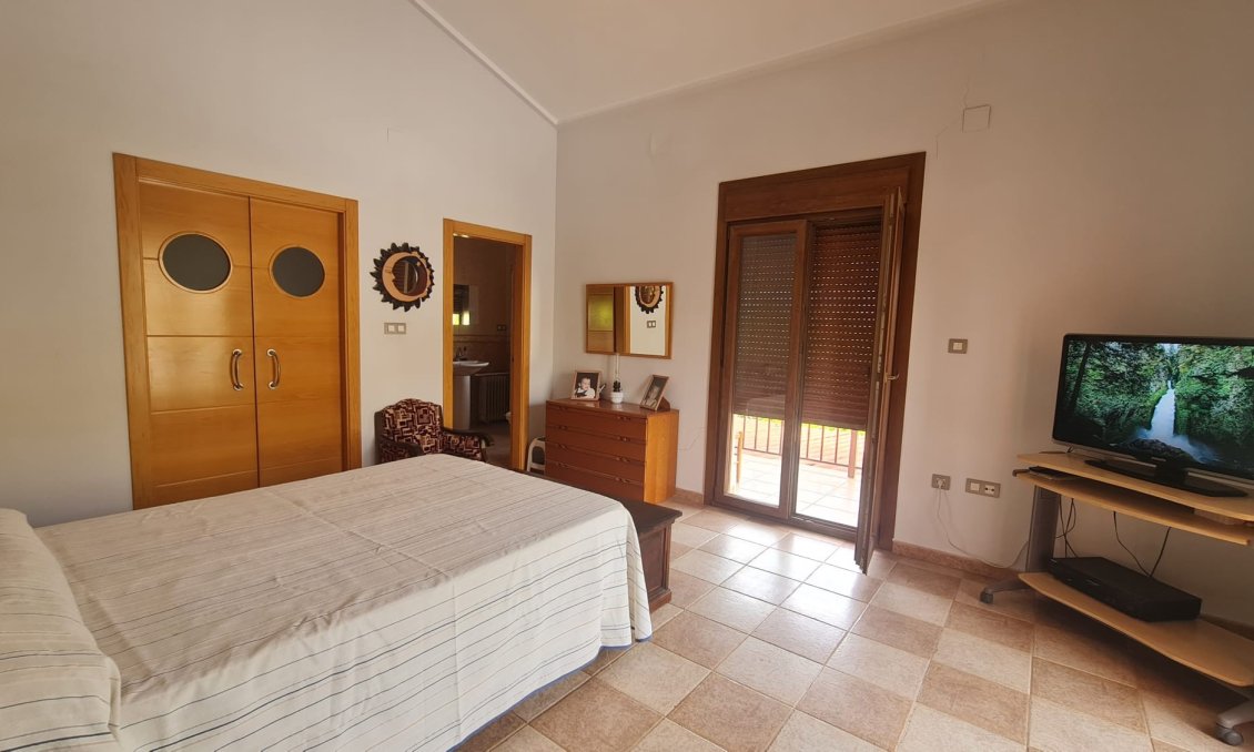 Revente - Villa -
Petrer - Inland