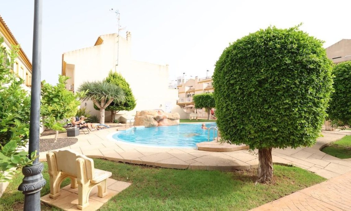 Segunda mano - Villa -
Orihuela Costa - Costa Blanca