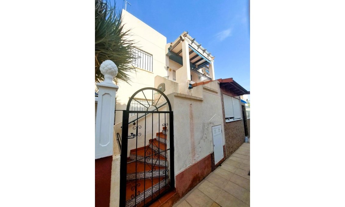 Wiederverkauf - Bungalow -
Orihuela Costa - Costa Blanca