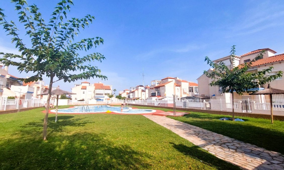 Wiederverkauf - Bungalow -
Orihuela Costa - Costa Blanca