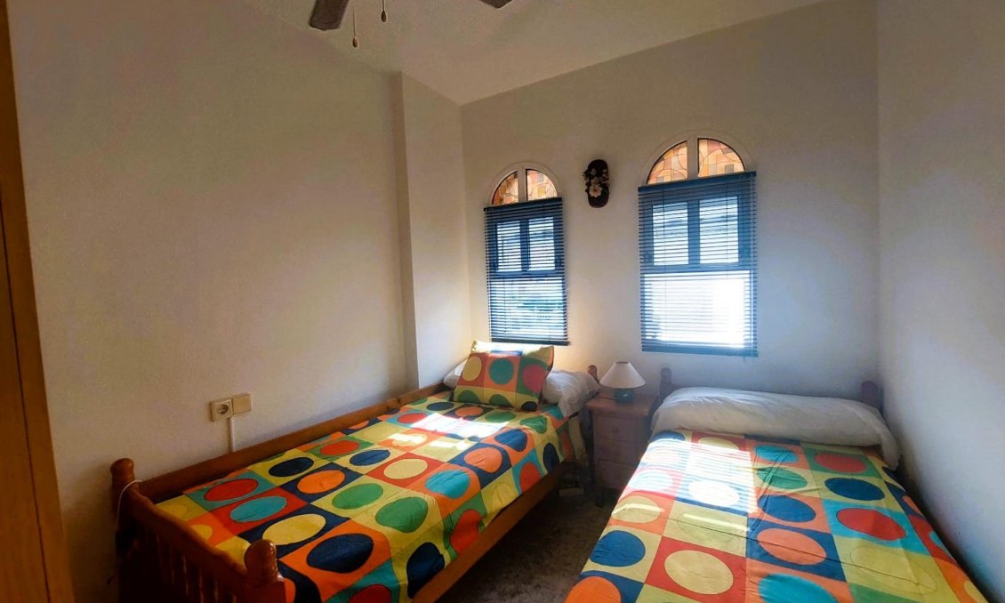 Wiederverkauf - Bungalow -
Orihuela Costa - Costa Blanca