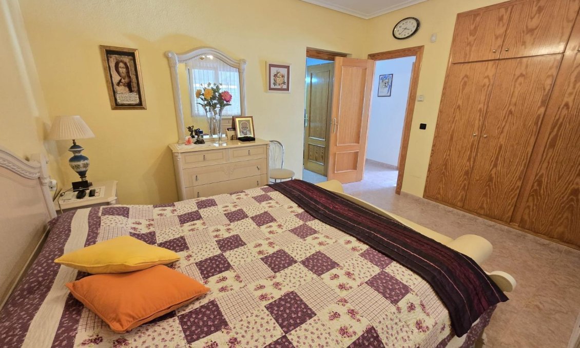 Resale - Villa -
Orihuela Costa - Playa Flamenca