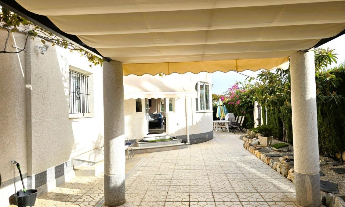 Resale - Villa -
Orihuela Costa - Playa Flamenca